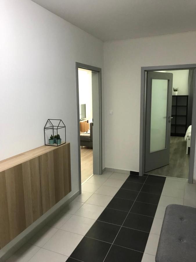Samorin Modern Apartmens Private Parking - Air Conditioning エクステリア 写真